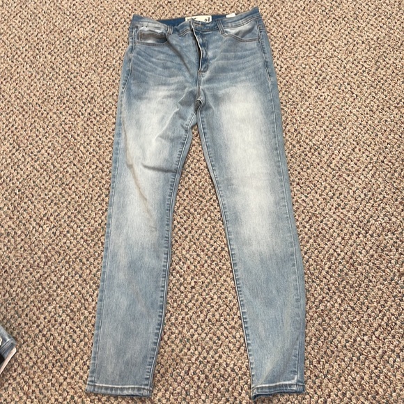 Light blue jeans - Picture 2 of 5